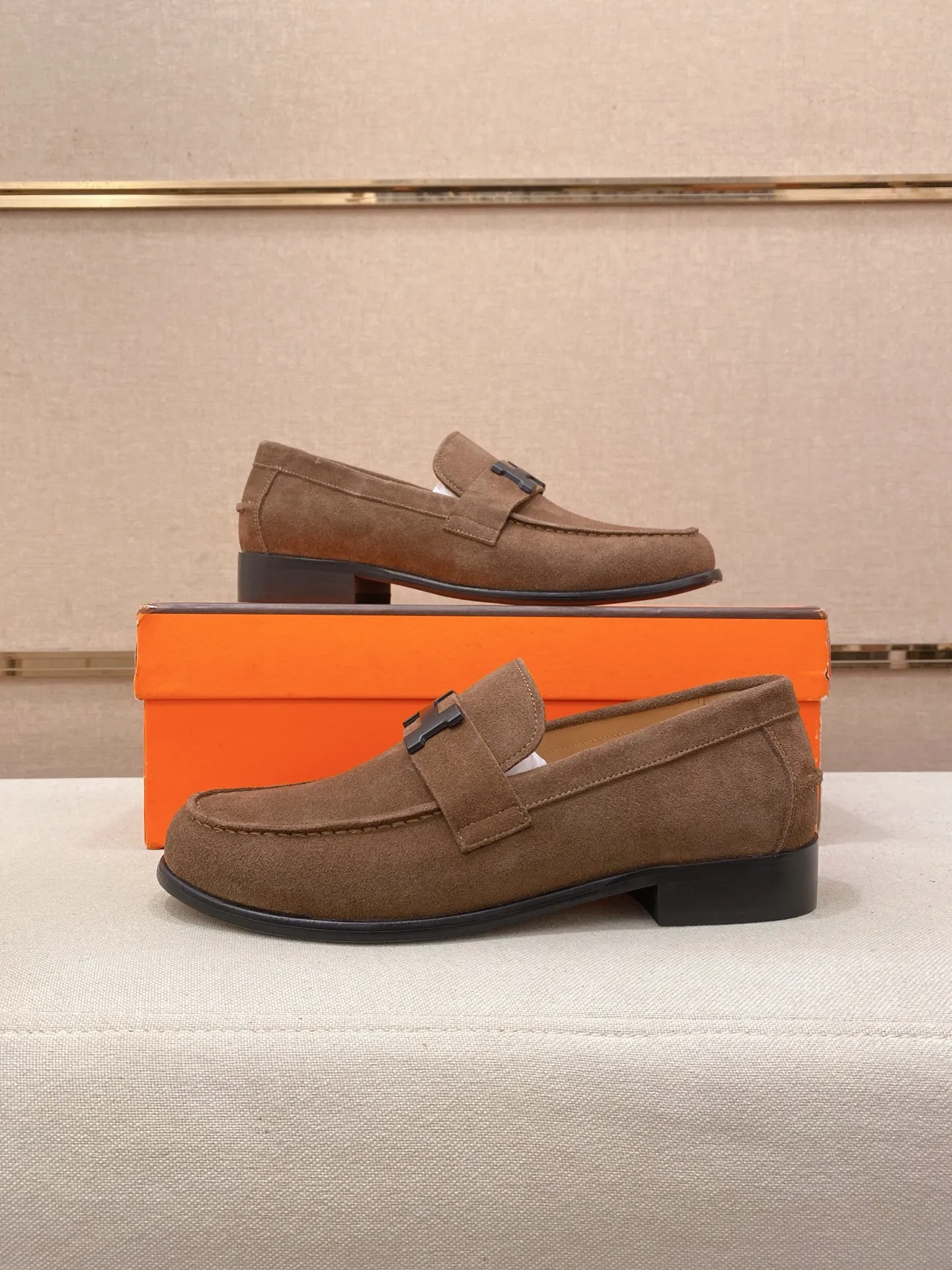 Men's shoes💰: 620💰[HERMES/Hermes]⚠️Top craftsmanship-fashionable business casual style! Pure and high quality can be compared at 1:1! Fabric: Original full-grain cowhide/Lining: Cowhide lining! The texture and comfort have been improved to another level! Rubber anti-slip bottom! Yardage: 39-44. Can be customized for 38.45.